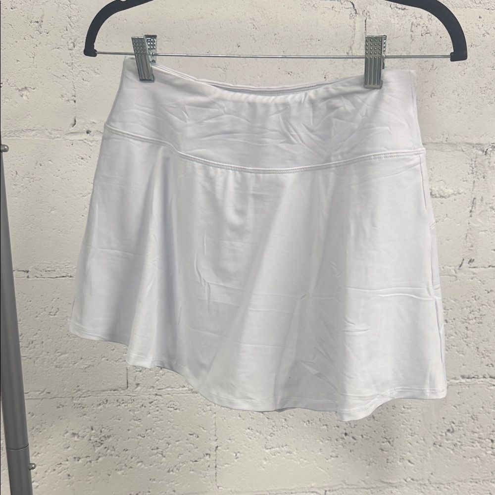 PINSPARK White Athletic Skirt - Size Medium - Shorts - LIKE NEW